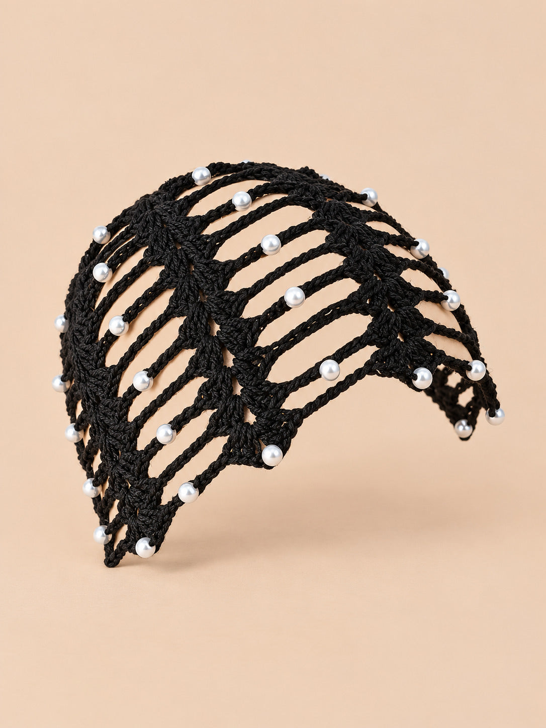 Bandana da donna all’uncinetto con perline, stile bohémien, colore nero, vista di tre quarti