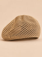 Basco fascinator a rete all’uncinetto, stile francese, colore sabbia, vista frontale
