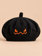 Basco da bambino in maglia con zucca di Halloween ricamata, colore nero, vista frontale