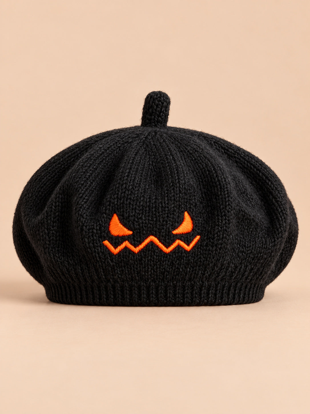 Basco da bambino in maglia con zucca di Halloween ricamata, colore nero, vista frontale