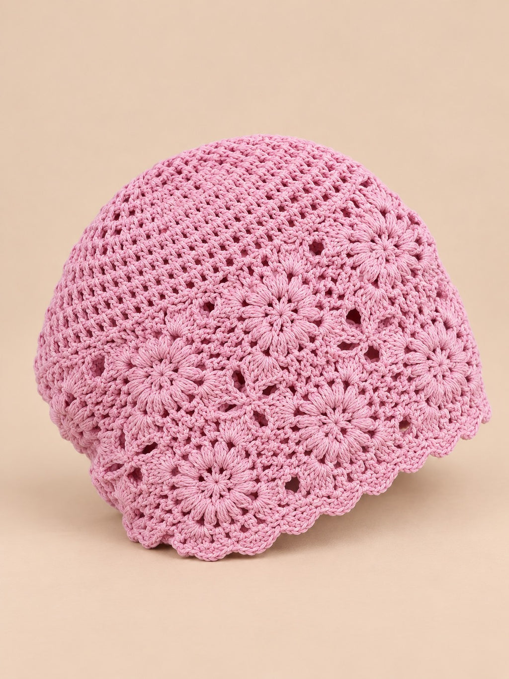 Basco estivo da donna lavorato a maglia traforata con fiori, colore rosa, vista di tre quarti