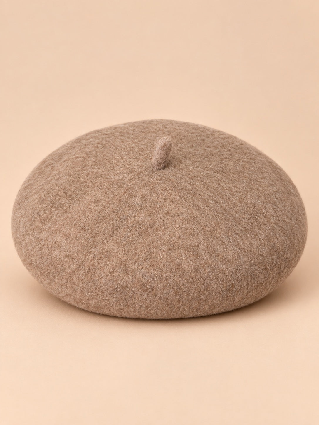 Basco francese da donna in pura lana, stile rétro, colore beige avena, vista frontale