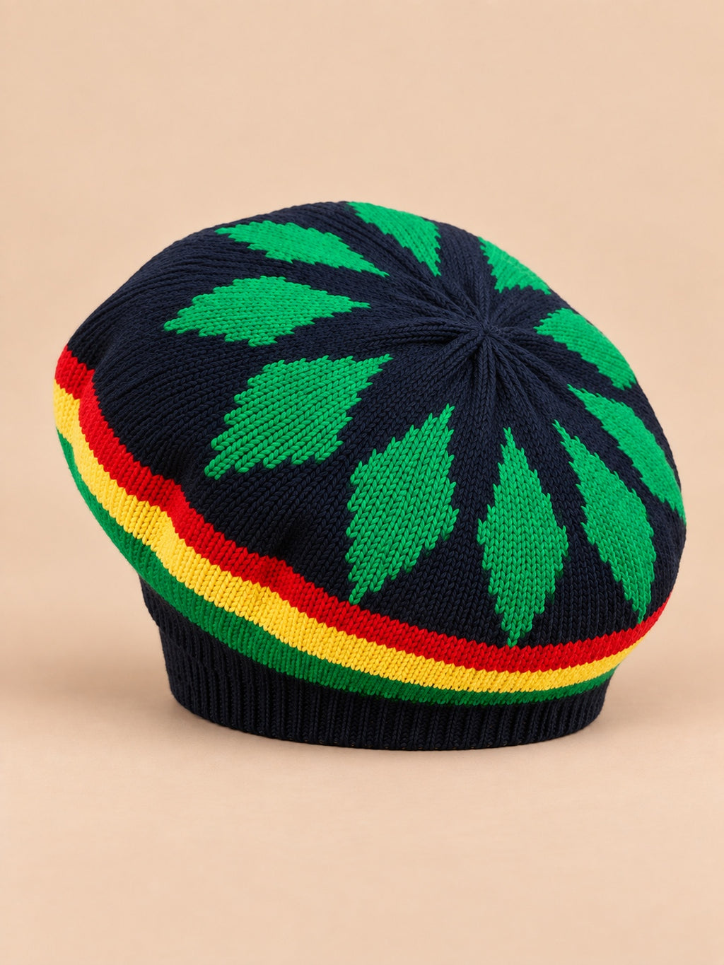Basco rasta in maglia con stampa multicolore, colore multicolore, vista di tre quarti
