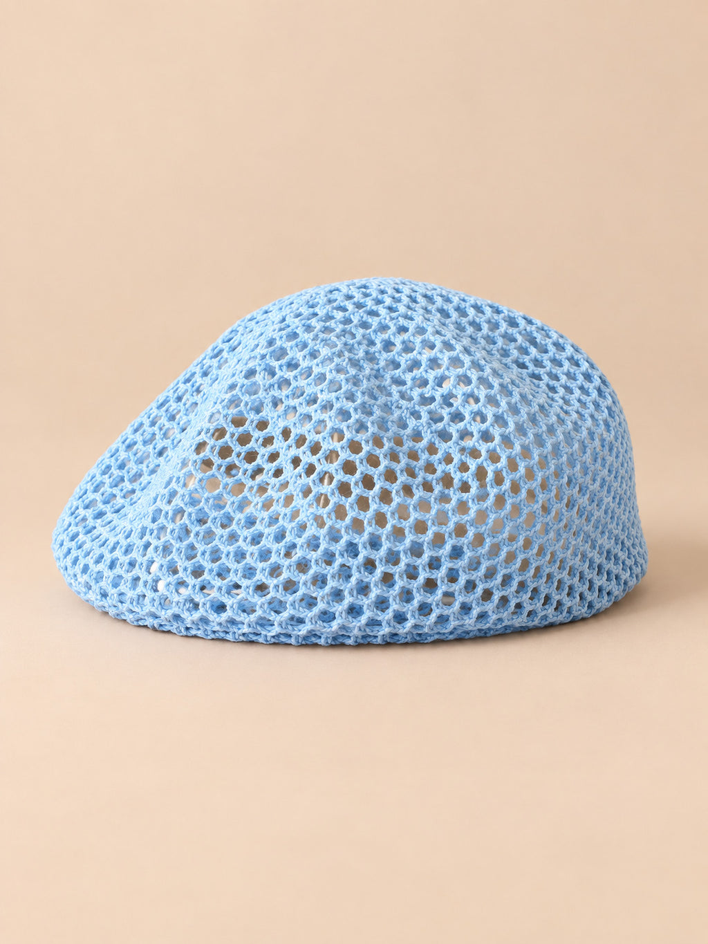 Basco da donna a rete traforato, stile fascinator rétro, colore azzurro cielo, vista frontale
