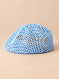 Basco da donna a rete traforato, stile fascinator rétro, colore azzurro cielo, vista frontale