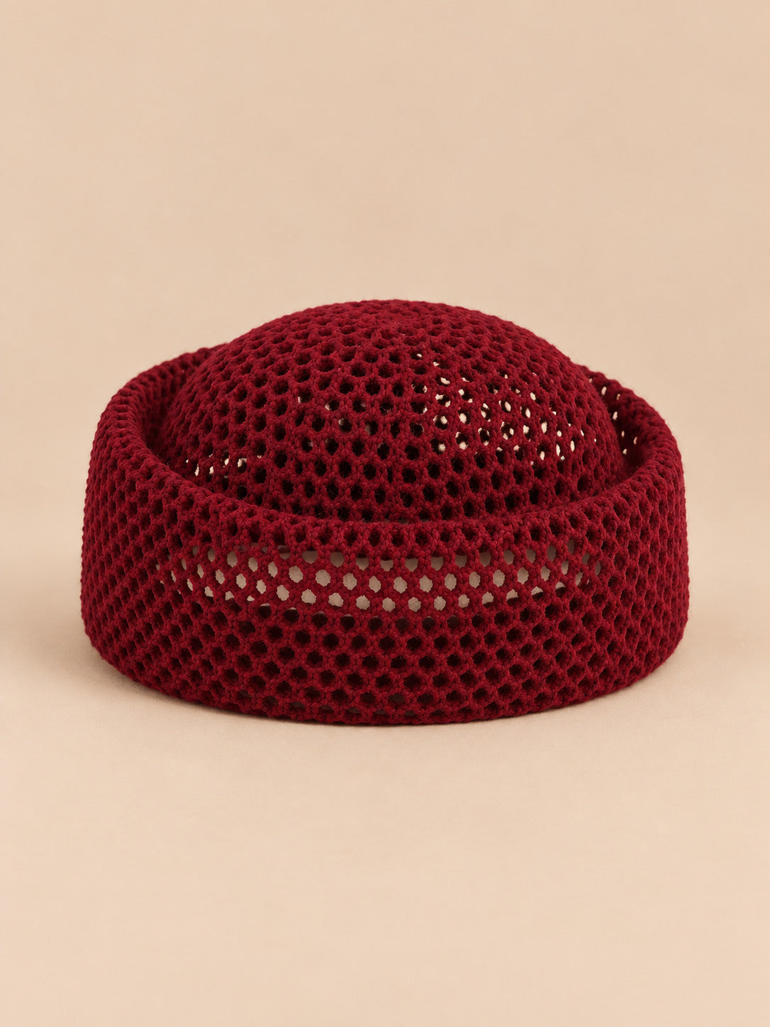 Basco da donna a rete traforato, stile fascinator rétro, colore borgogna, vista frontale