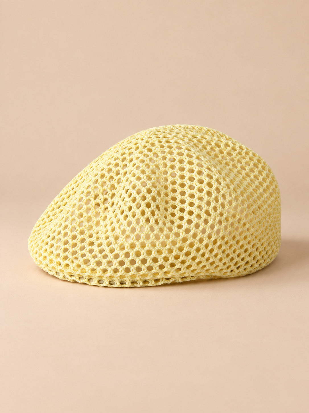 Basco da donna a rete traforato, stile fascinator rétro, colore giallo, vista frontale