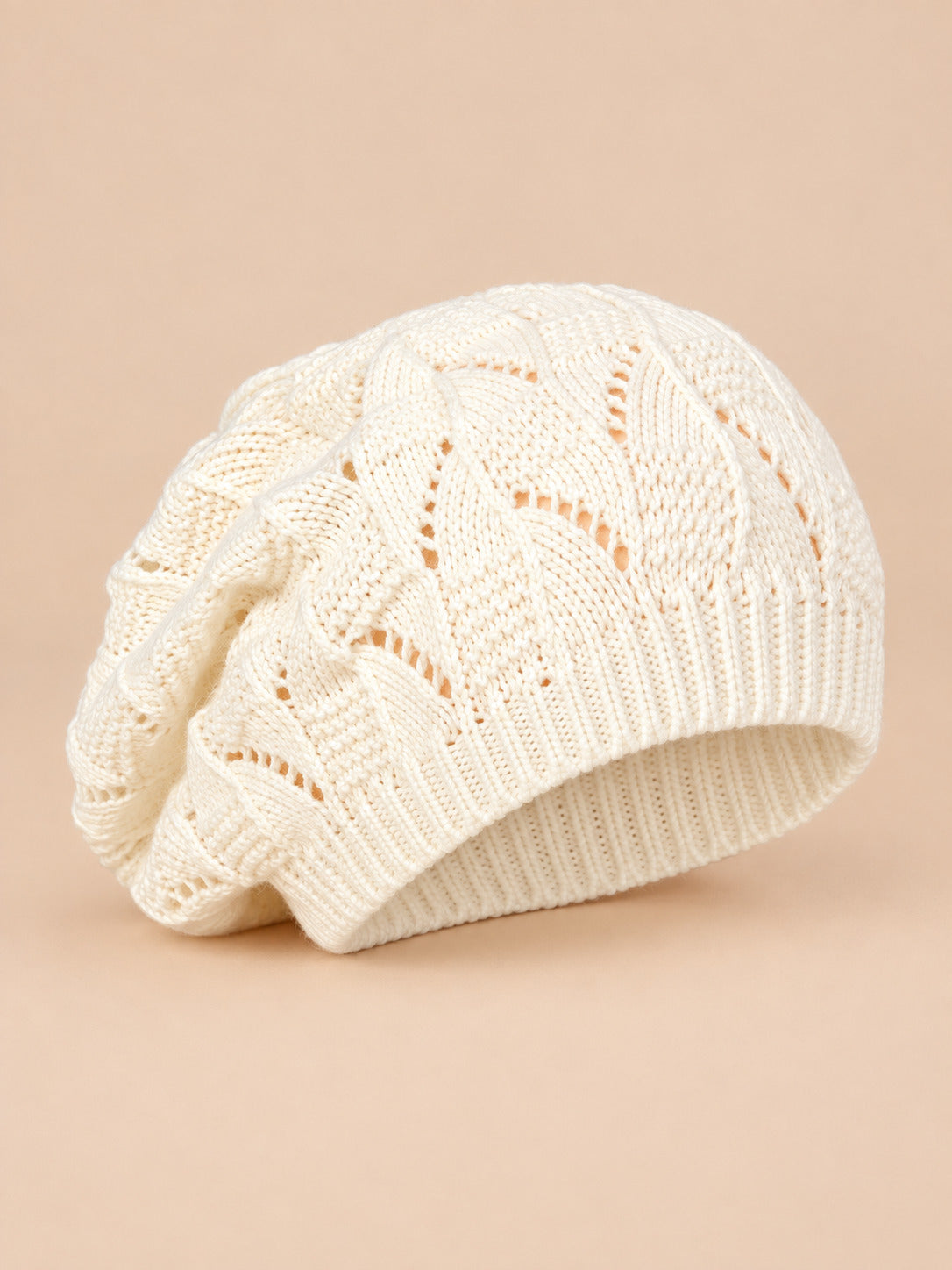 Basco da donna ampio a trecce, stile coreano, colore bianco, vista di tre quarti