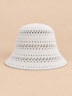 Cappello da pescatore da donna all’uncinetto traforato a tesa larga, colore bianco, vista frontale