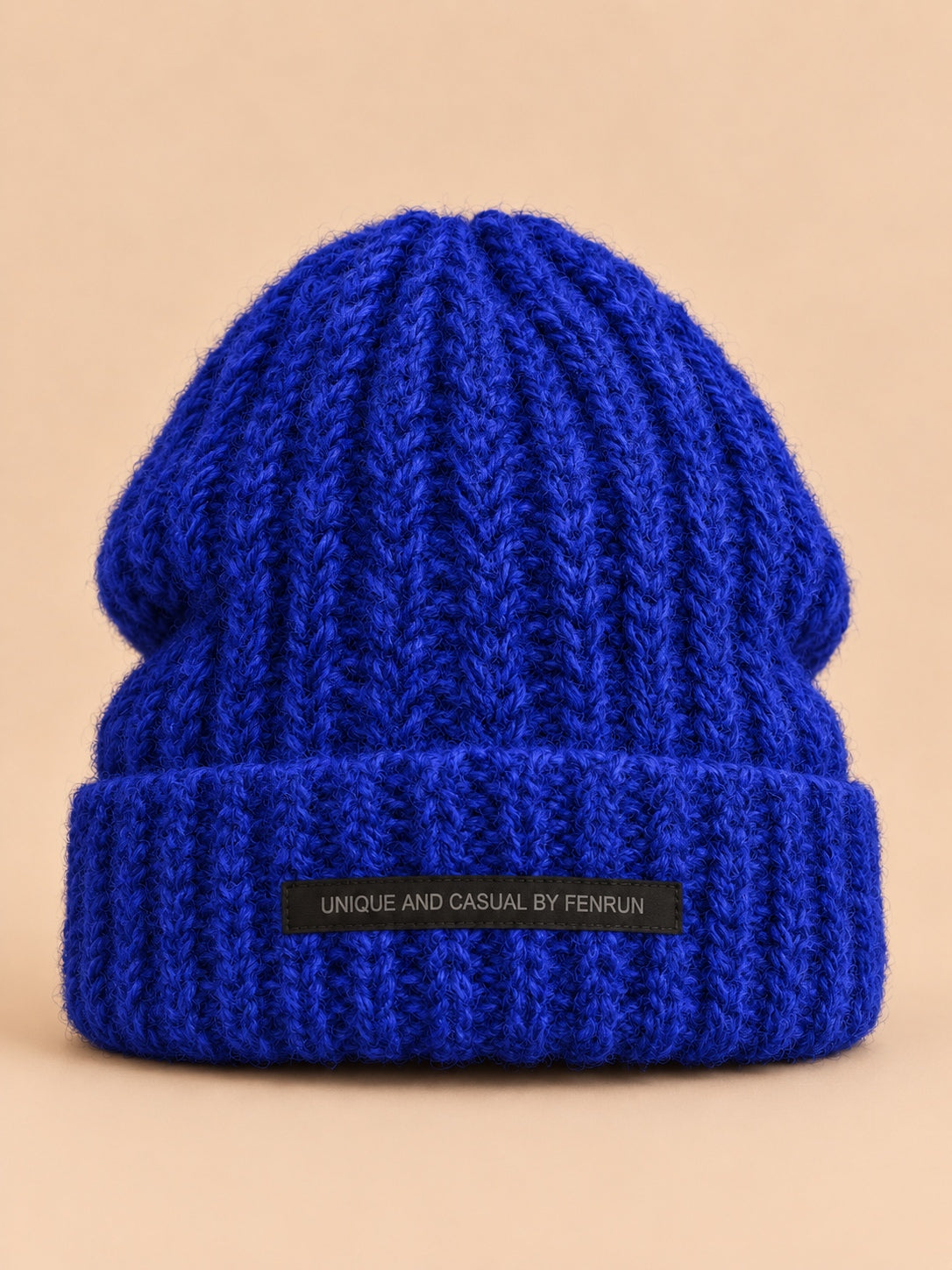 Berretto ricamato in maglia spessa, caldo per l’inverno, colore blu, vista frontale