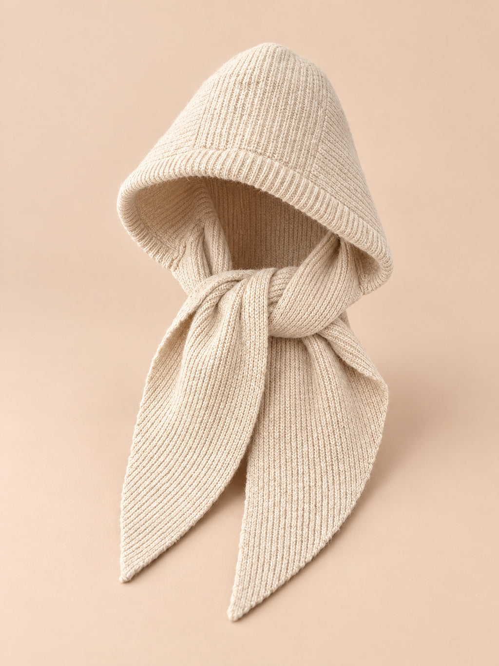 Passamontagna con sciarpa integrata, stile coreano, colore beige, vista di tre quarti