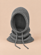 Passamontagna a cappuccio in pura lana con scaldacollo, colore grigio chiaro, vista frontale