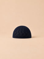 Cappello a calotta vintage a rete lavorata all’uncinetto, colore blu scuro, vista frontale