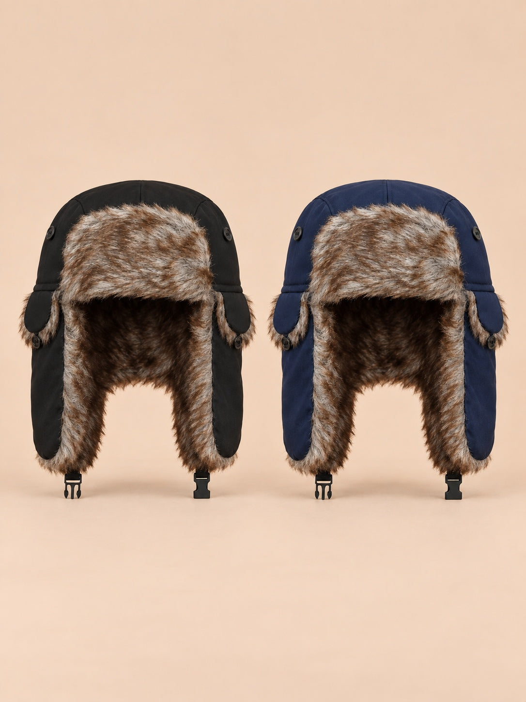 Colbacco da trapper da uomo con fodera in pelliccia sintetica, colori nero e blu navy, vista frontale