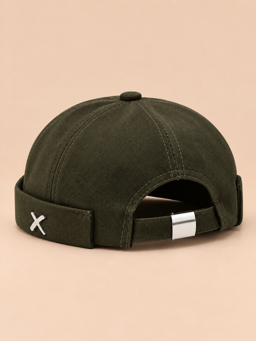 Berretto docker vintage scolorito senza tesa, colore verde militare, vista di tre quarti
