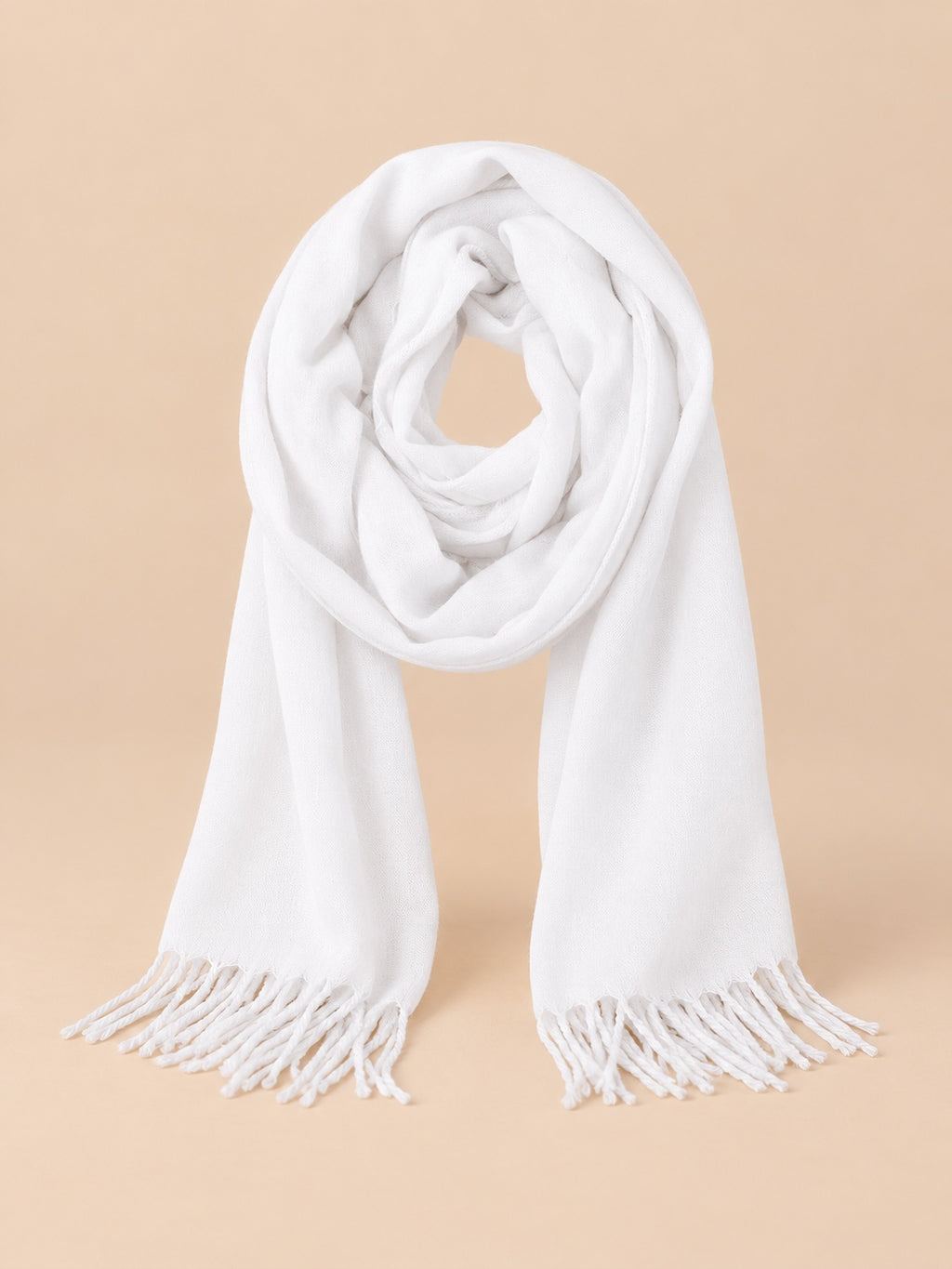 Sciarpa lunga bianca da uomo effetto cashmere, con maglia morbida e frange alle estremità, vista frontale