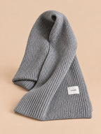 Sciarpa lunga in maglia spessa antivento, modello 6, colori bianco e grigio, vista frontale