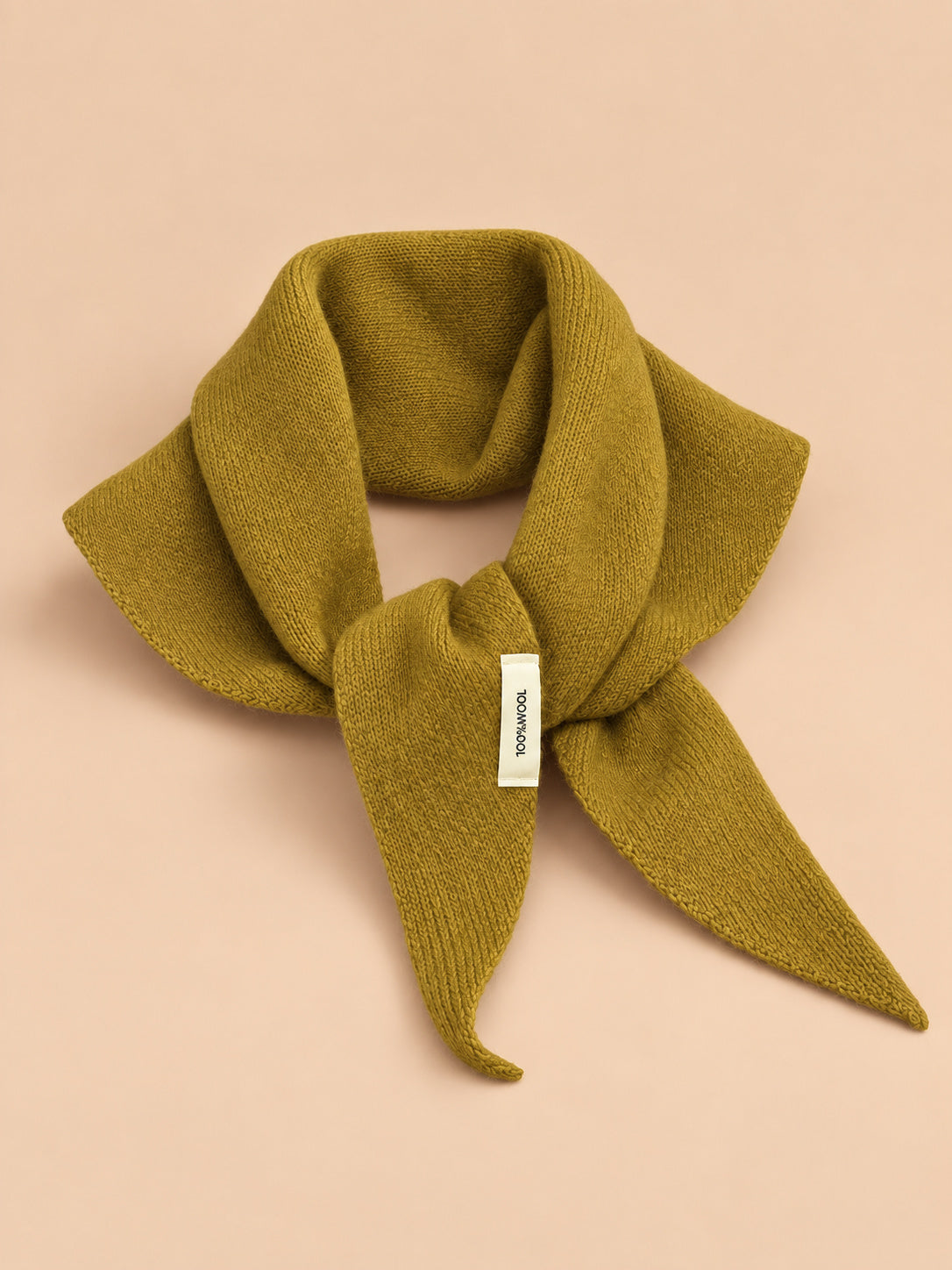 Sciarpa triangolare da donna in pura lana, scialle leggero, db031-08p, colore giallo senape, vista frontale