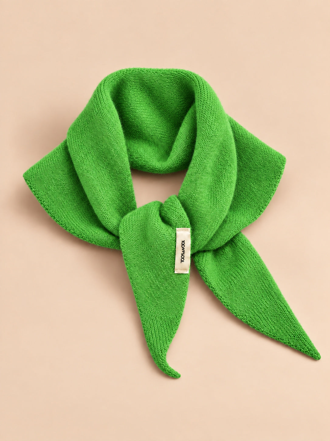 Sciarpa triangolare da donna in pura lana, scialle leggero, db031-11p, colore verde mela, vista frontale