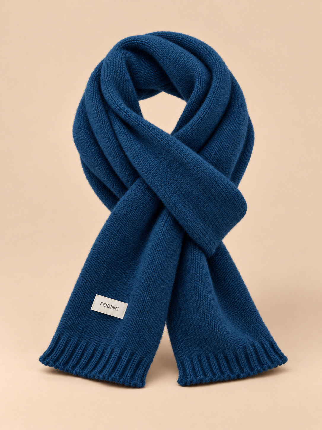 Sciarpa classica in maglia a tinta unita per l’inverno, colore blu scuro, vista frontale