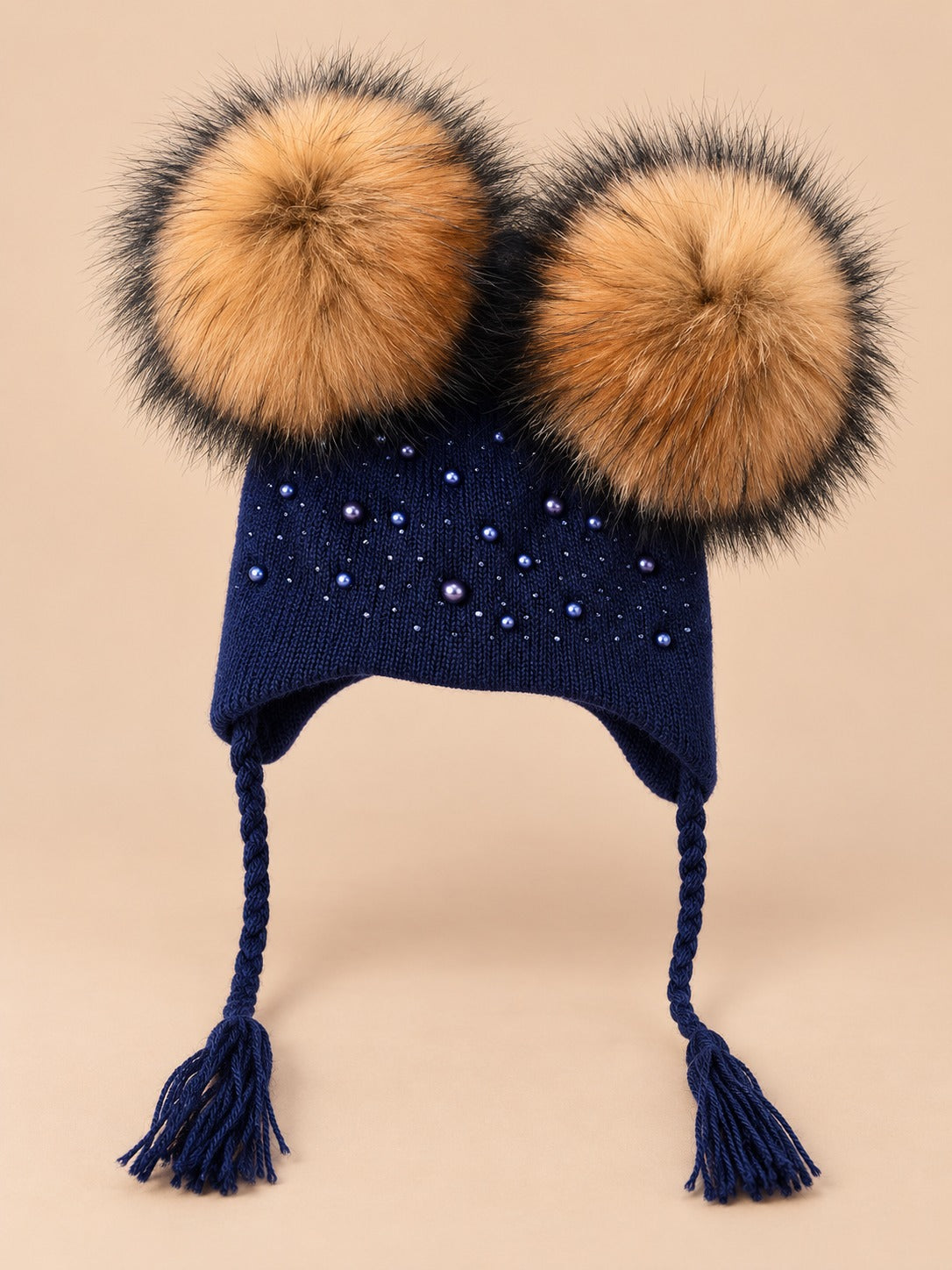 Berretto da bambino con due pompon in pelliccia di procione, pompon naturali, colore blu navy, vista frontale