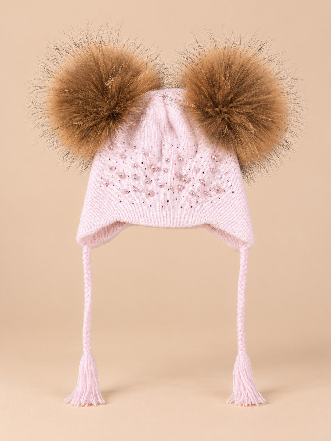 Berretto da bambino con due pompon in pelliccia di procione, pompon naturali, colore rosa, vista frontale