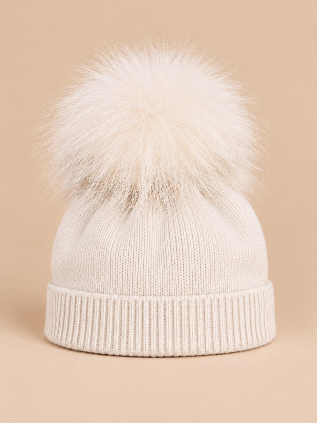 Berretto da bambino in misto lana con pompon in pelliccia, colore bianco, vista frontale