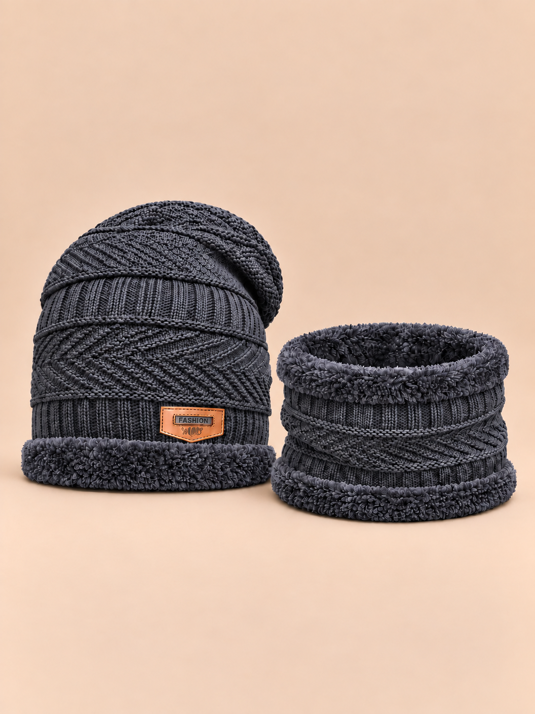 Set berretto e sciarpa antivento foderati in pile, colore grigio, vista frontale