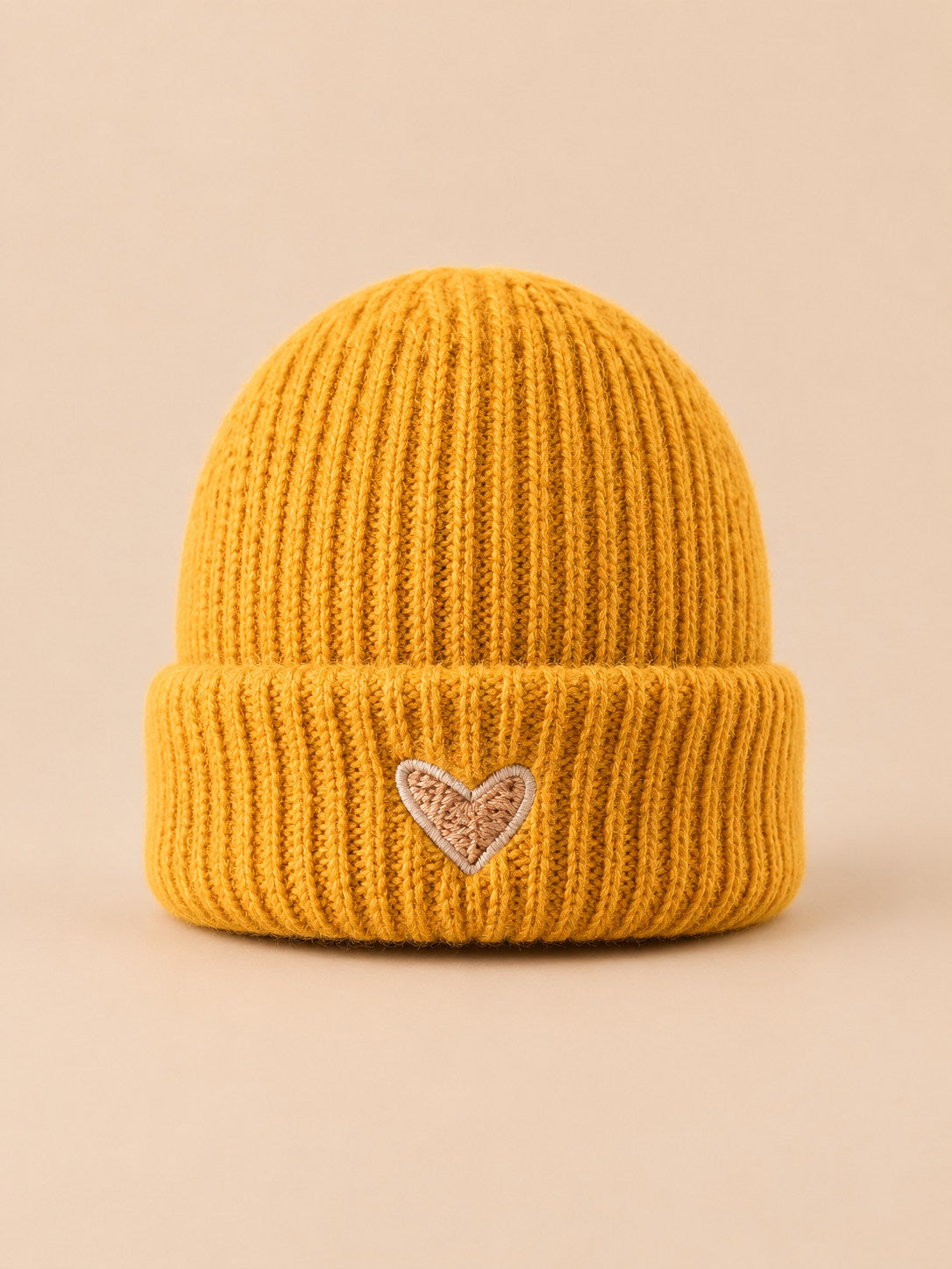 Set berretto e sciarpa da bambino con cuore ricamato, colore giallo, vista frontale