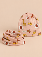 Set berretto e sciarpa da bambino con elefanti, variante elefante rosa, vista frontale