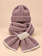 Set berretto e sciarpa da donna in maglia effetto peluche, colore rosa, vista frontale