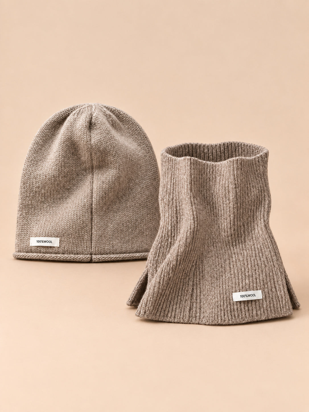 Set berretto e sciarpa con apertura da donna, stile coreano, colore kaki, vista frontale
