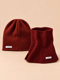 Set berretto e sciarpa con apertura da donna, stile coreano, colore rosso, vista frontale