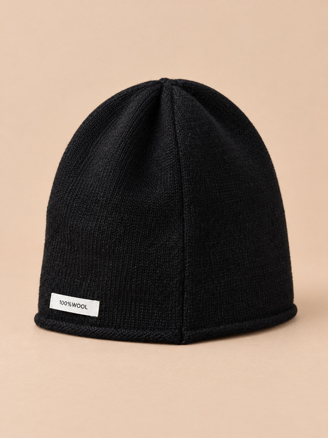Set berretto e sciarpa con apertura da donna, stile coreano, colore nero, vista di tre quarti