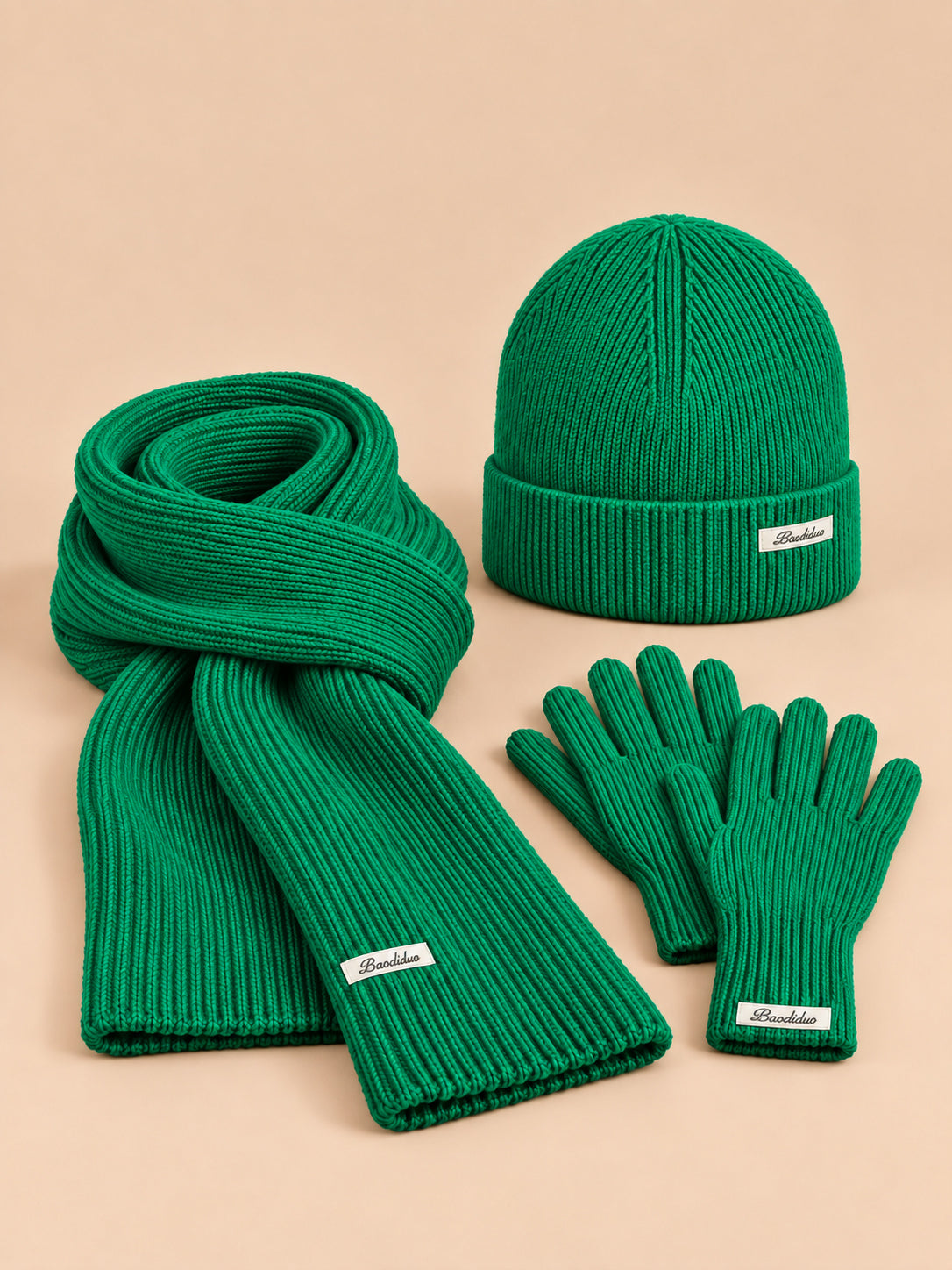 Set berretto, sciarpa e guanti da donna, stile coreano, colore verde, vista frontale