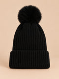 Berretto da sci in maglia con grande pompon soffice, senza logo, colore nero, vista frontale