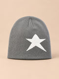 Berretto hip-hop vintage con stella, stile streetwear, colori grigio e bianco, vista frontale