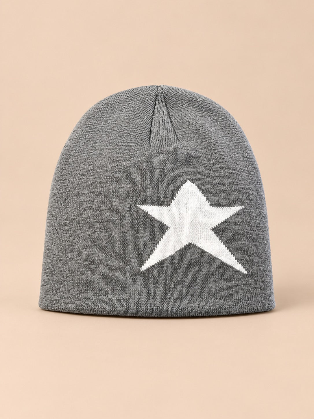 Berretto hip-hop vintage con stella, stile streetwear, colori grigio e bianco, vista frontale