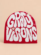 Berretto hip-hop rosso e bianco lavorato a maglia con la scritta GRIND VISIONS, fotografato di fronte