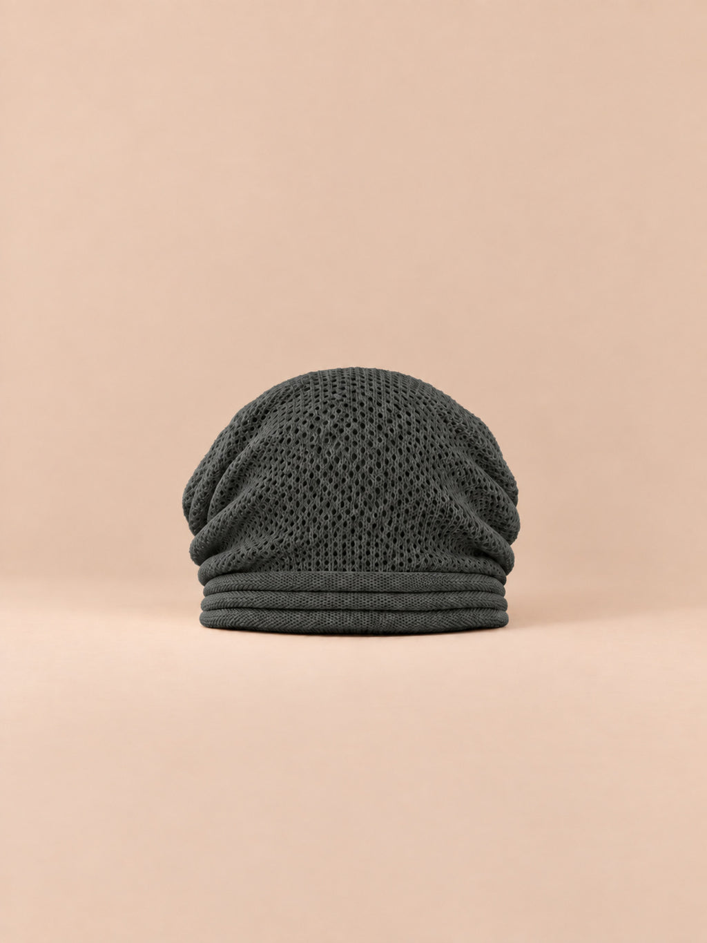 Berretto oversize in maglia caldo e antivento, colore grigio scuro, vista frontale