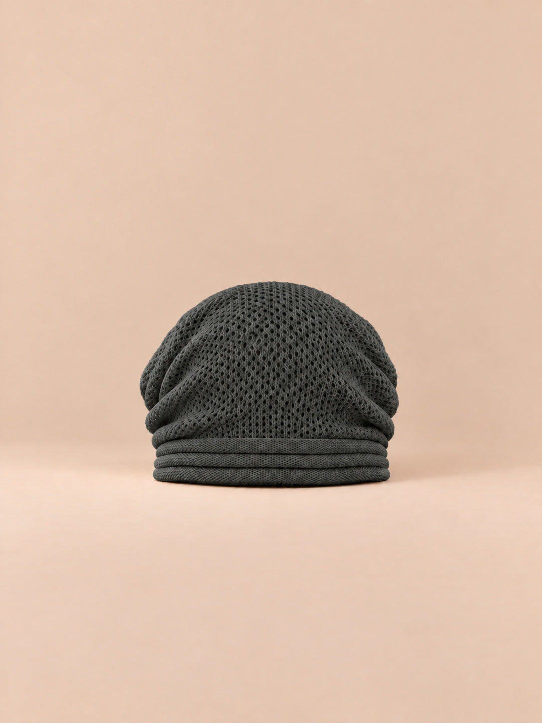 Berretto oversize in maglia caldo e antivento, colore grigio scuro, vista frontale