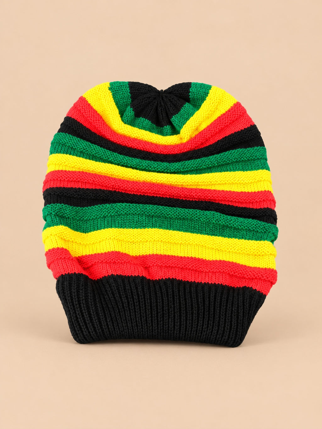 Berretto rasta giamaicano multicolore in maglia con decorazione a lettere, stile reggae, vista frontale