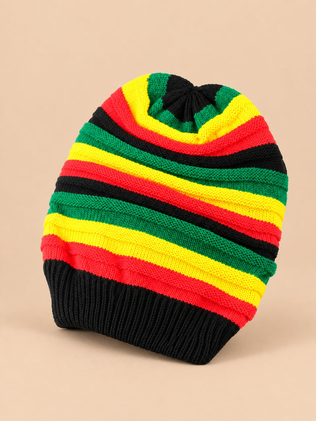 Berretto rasta giamaicano in maglia, stile reggae, colore multicolore, vista di tre quarti