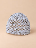 Cappello a rete traforato con paillettes, stile coreano, modello A-bianco, colore bianco, vista di tre quarti