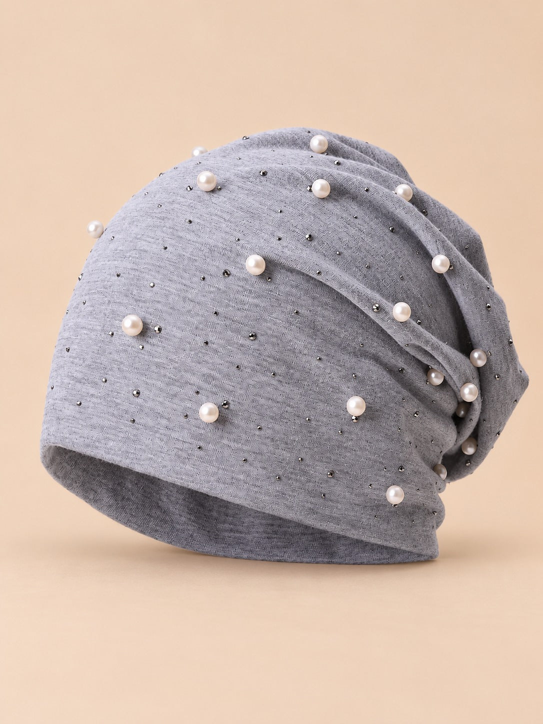 Berretto slouchy da donna con perline e strass, colore grigio chiaro, vista frontale