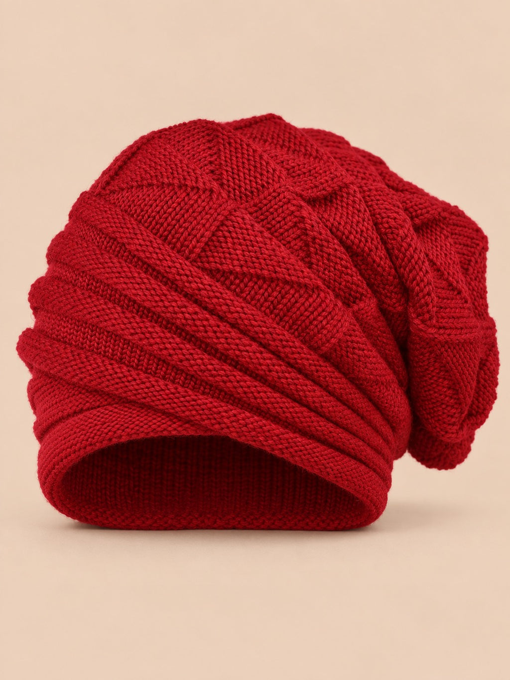 Berretto slouchy da donna ampio e caldo da sci, colore rosso, vista frontale nella foto del prodotto