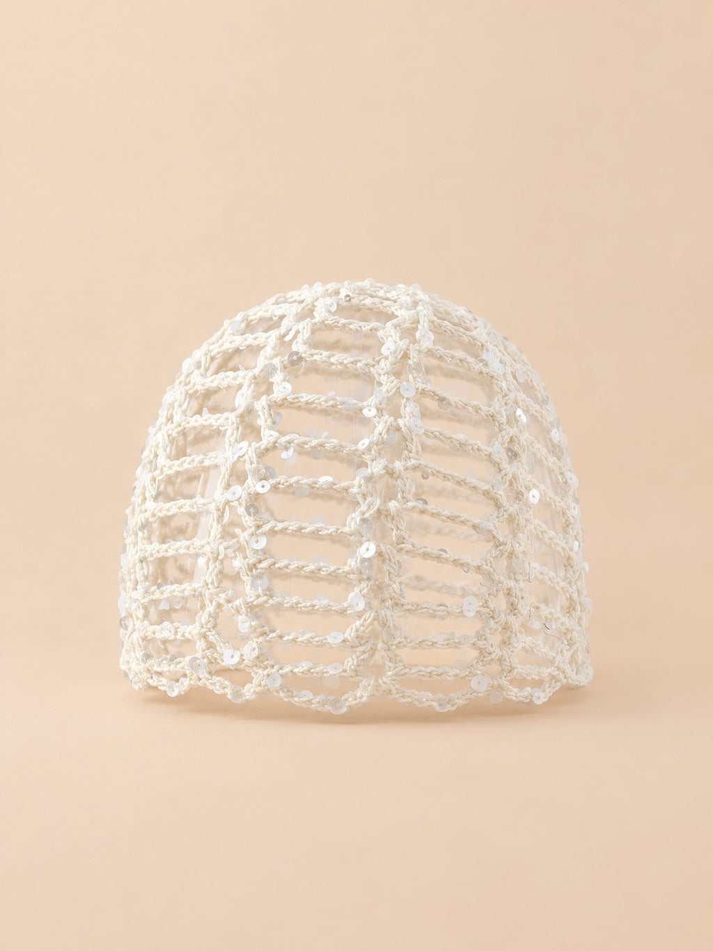 Cappello vintage traforato con paillettes da viaggio, colore bianco, vista frontale